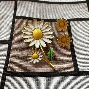 Albert Weiss enamel daisy brooch, pin, and clip earring set